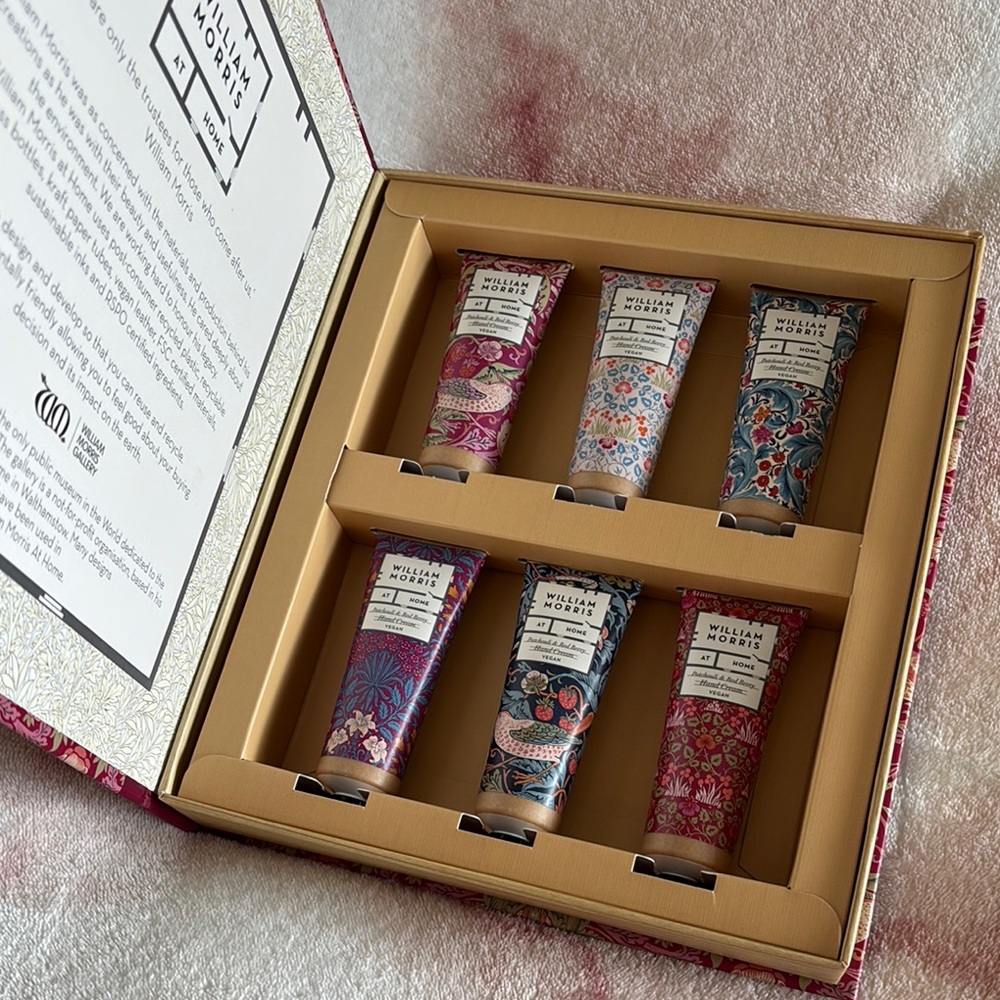 William Morris At Home Hand Cream Library Gift Set NWT Patchouli & Red Berry Snt
